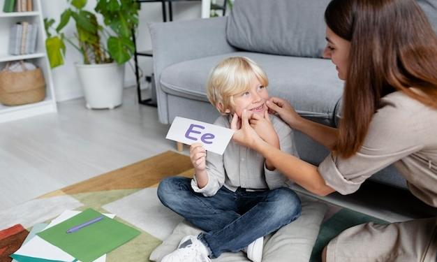 Logopeda infantil Cuándo y por qué acudir al especialista